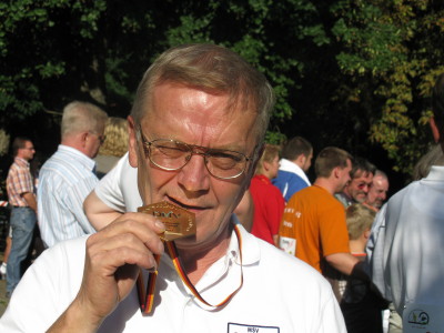 Titelverteidiger Ralf Steinhausen olt damit DM-Bronze. ...